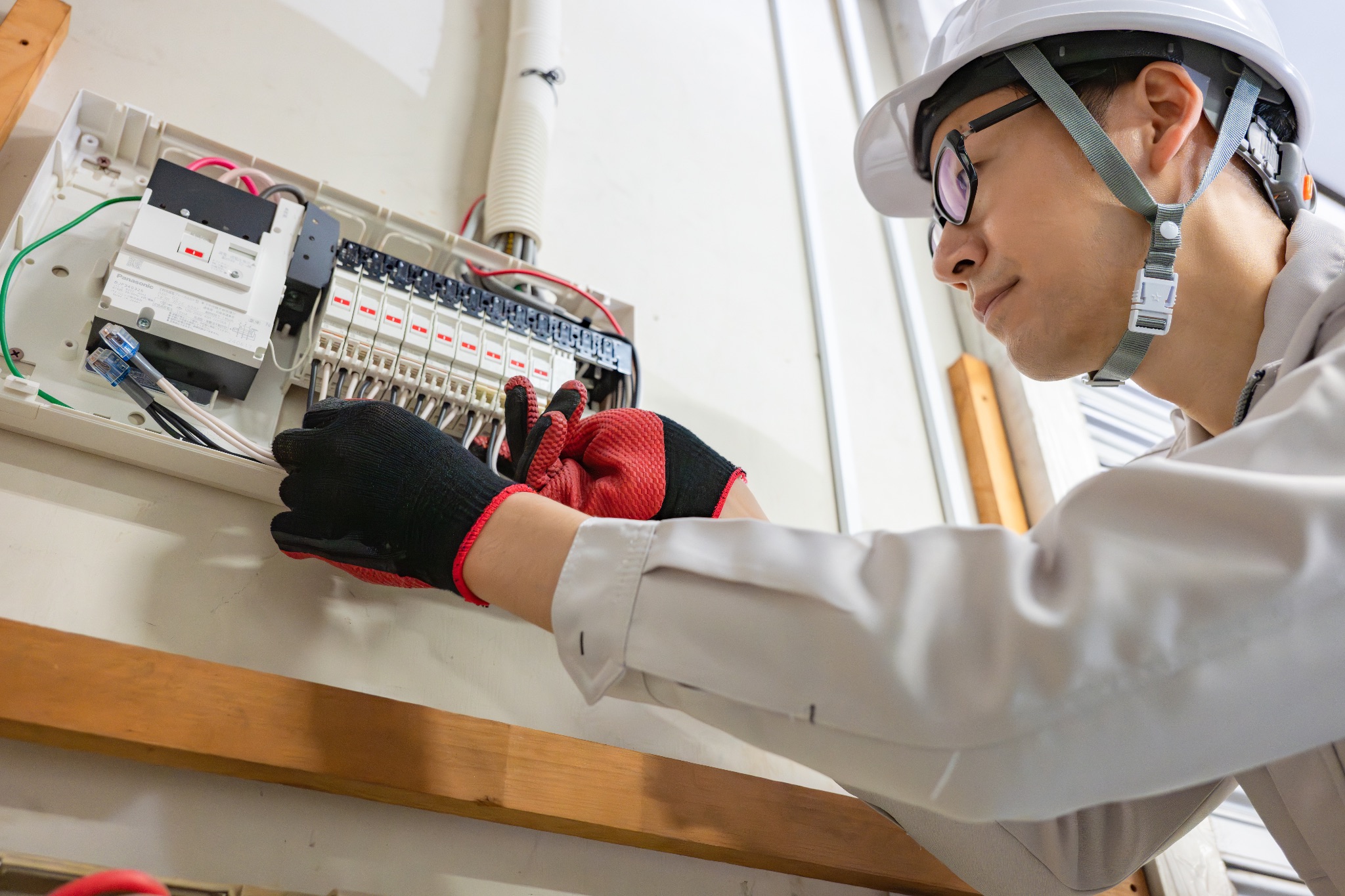 太陽光発電で火災は起きる？原因・事例・防止策をわかりやすく解説